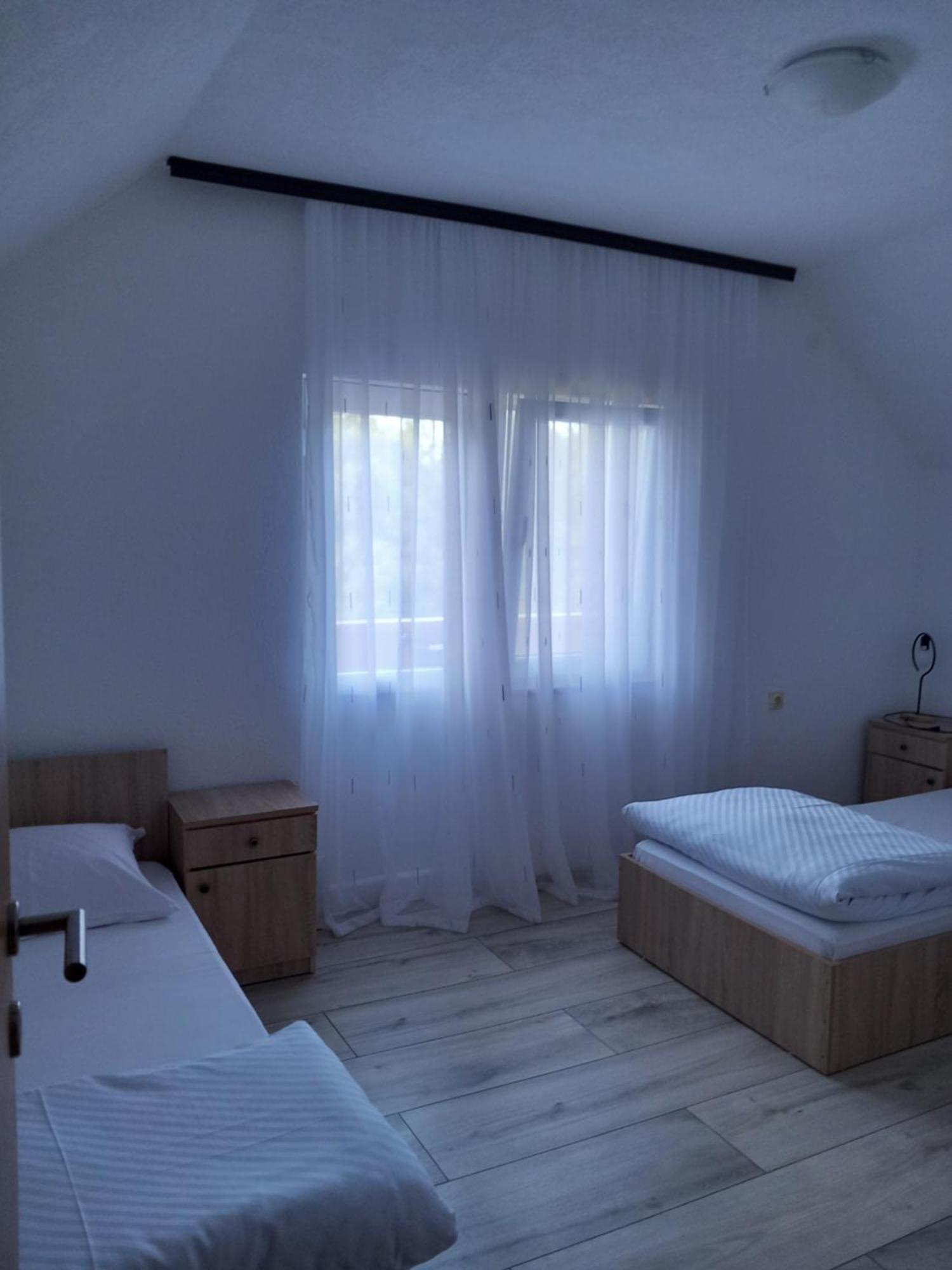 Jovan Sipovo Bagian luar foto